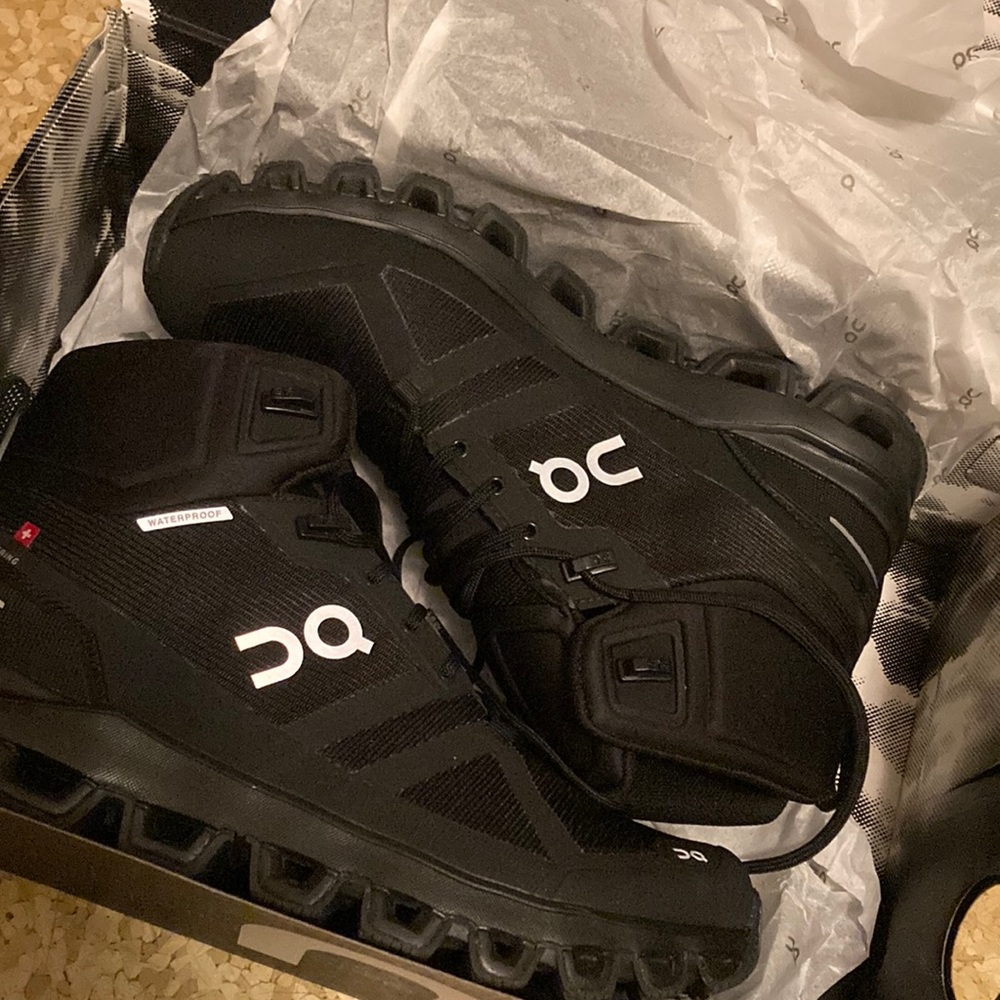 Brand new never work ON cloud hiking boots